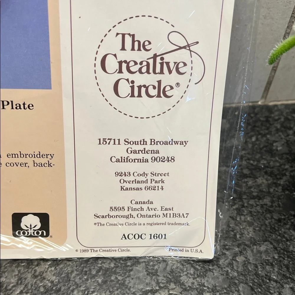 The Creative Coner Hummingbird heart switchplate. Needlepoint NWT
